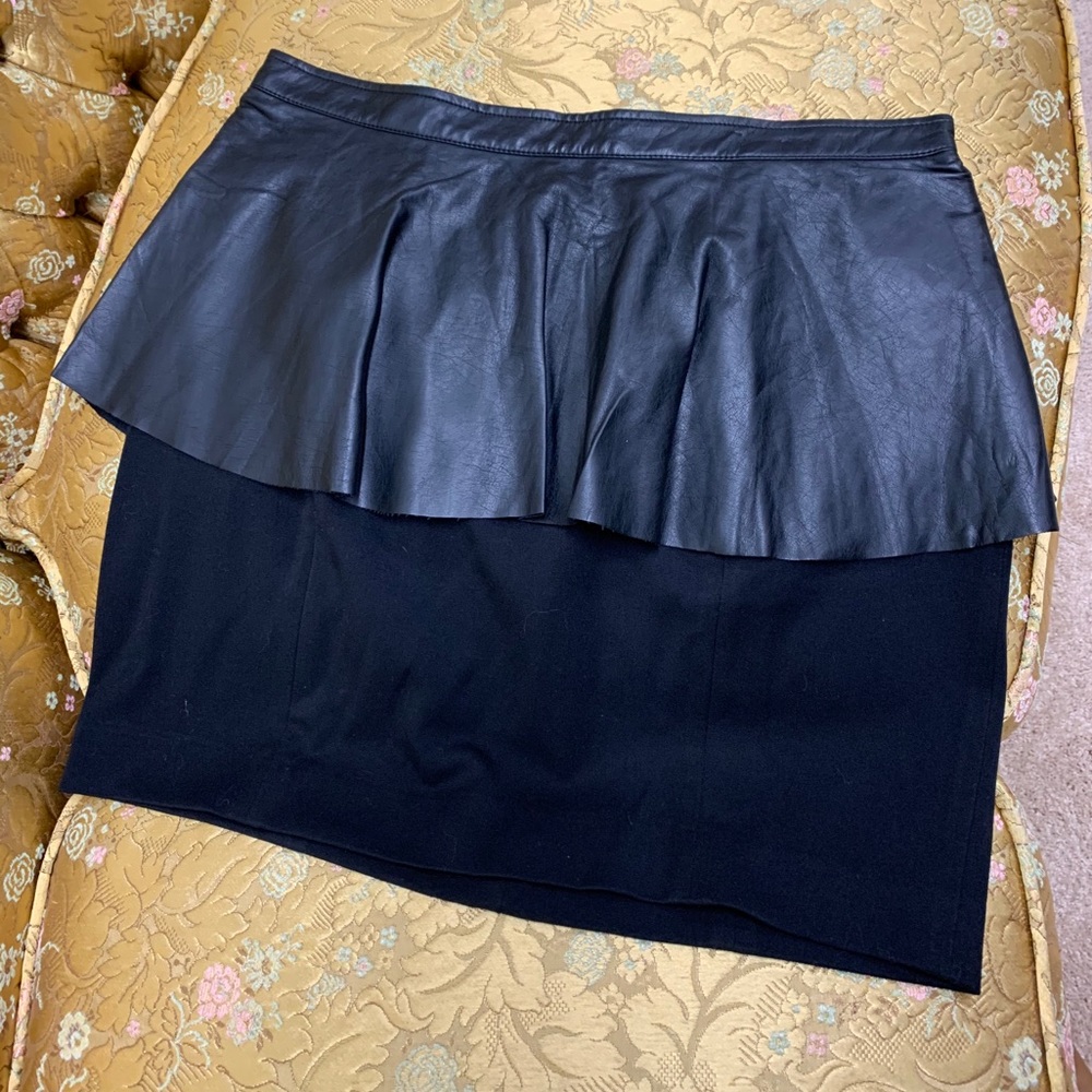 H&M Black Leather Skirt - 14